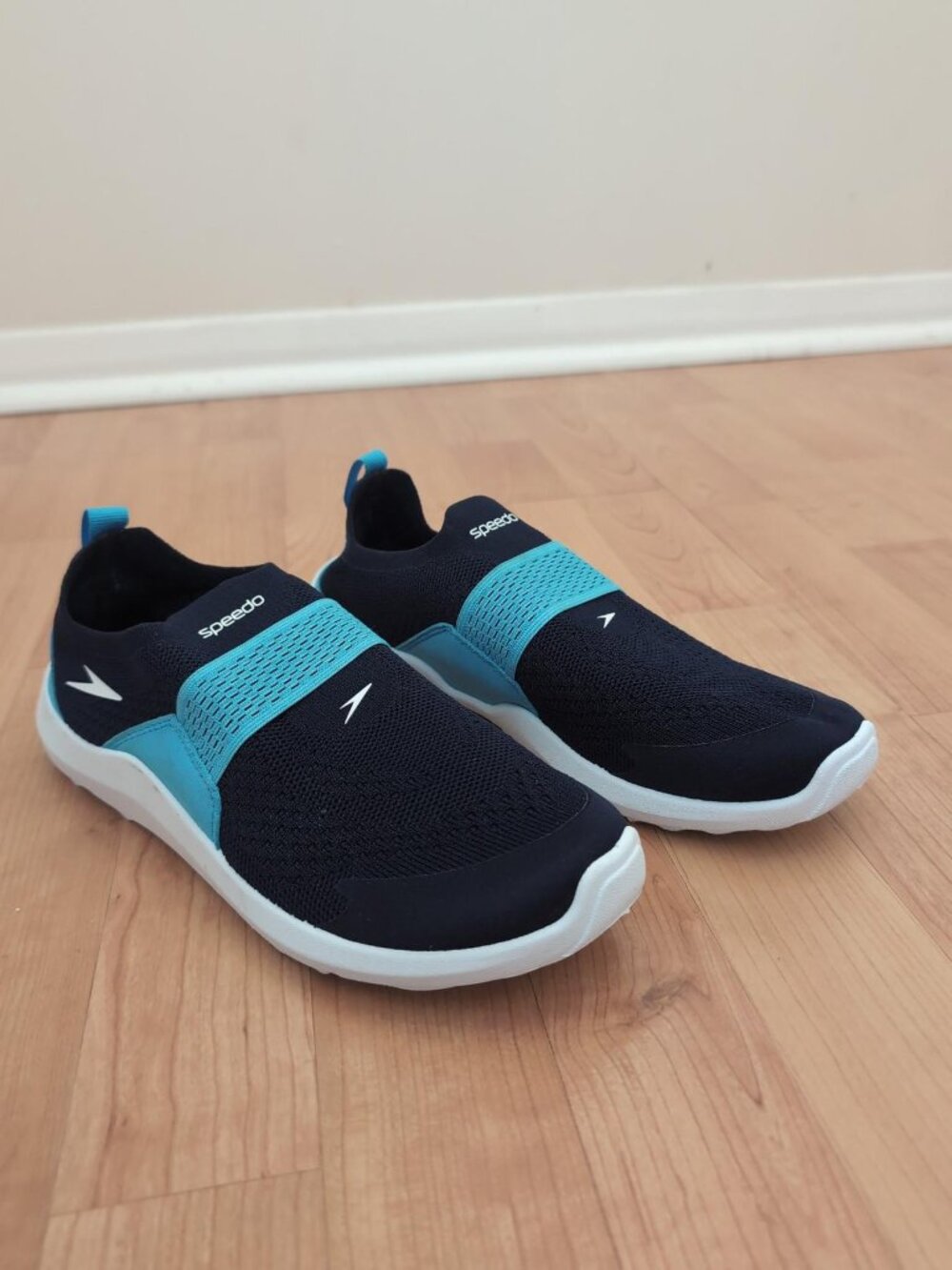 Men's Swimming Water Beach Speedo Shoes size small (7/8)